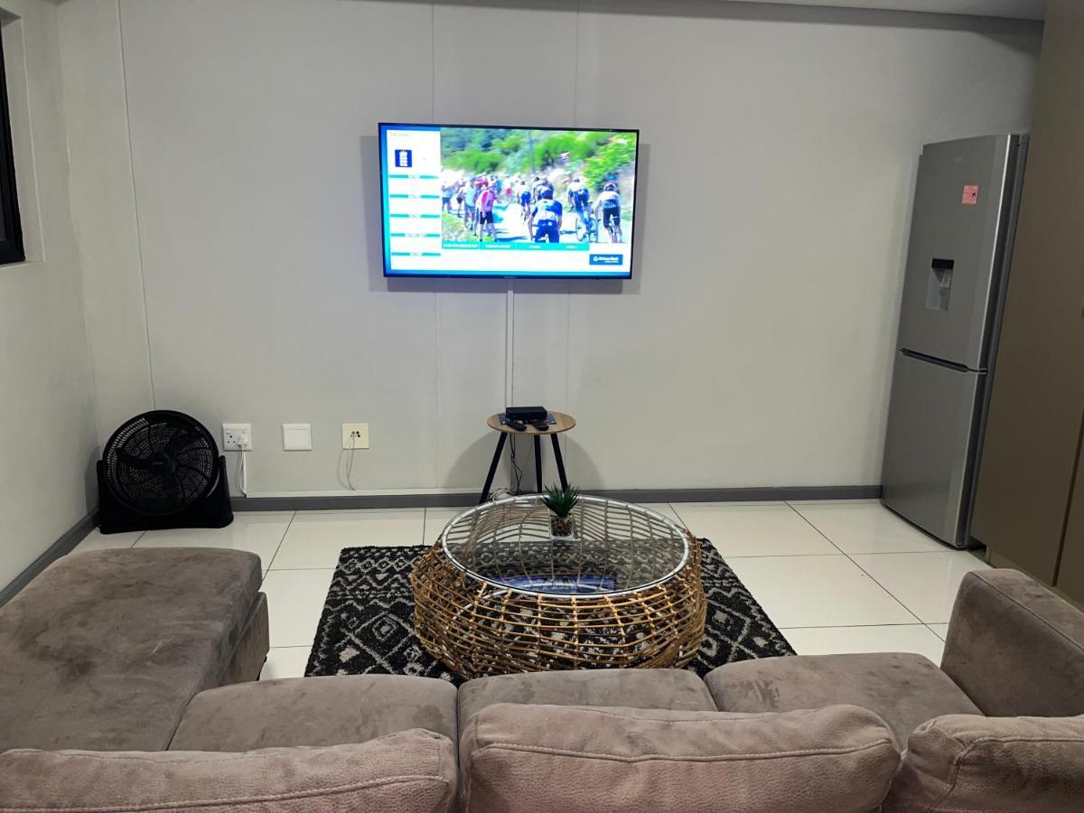 The Den Marensky Towers Apartment Windhoek Exterior photo